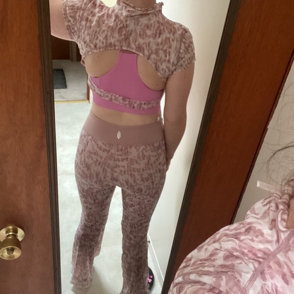 🧼[ Free People ] Movement See You Through Yoga Set in Blush - Picture 3 of 16